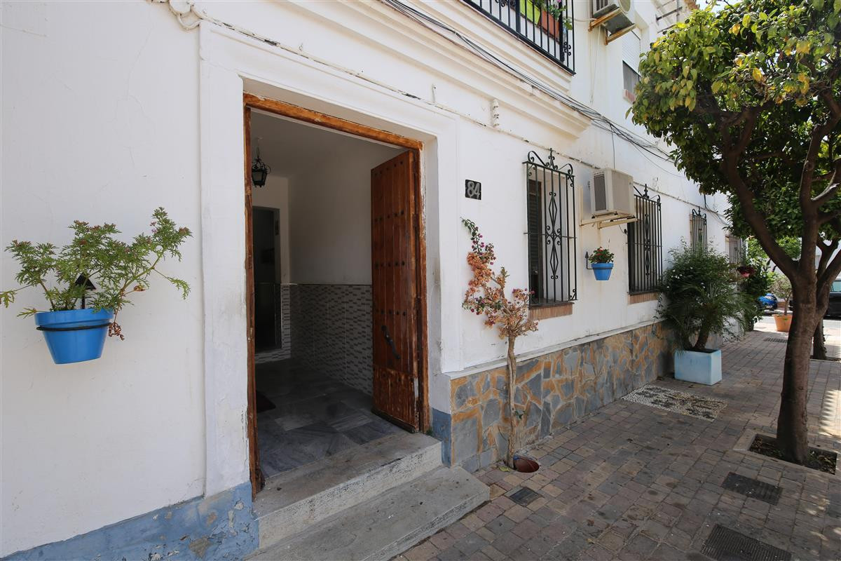 Huis te koop in Estepona | 9 slaapkamers H5424448