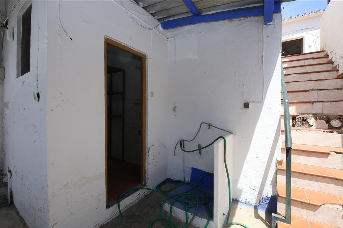 Huis te koop in Estepona | 9 slaapkamers H5424448
