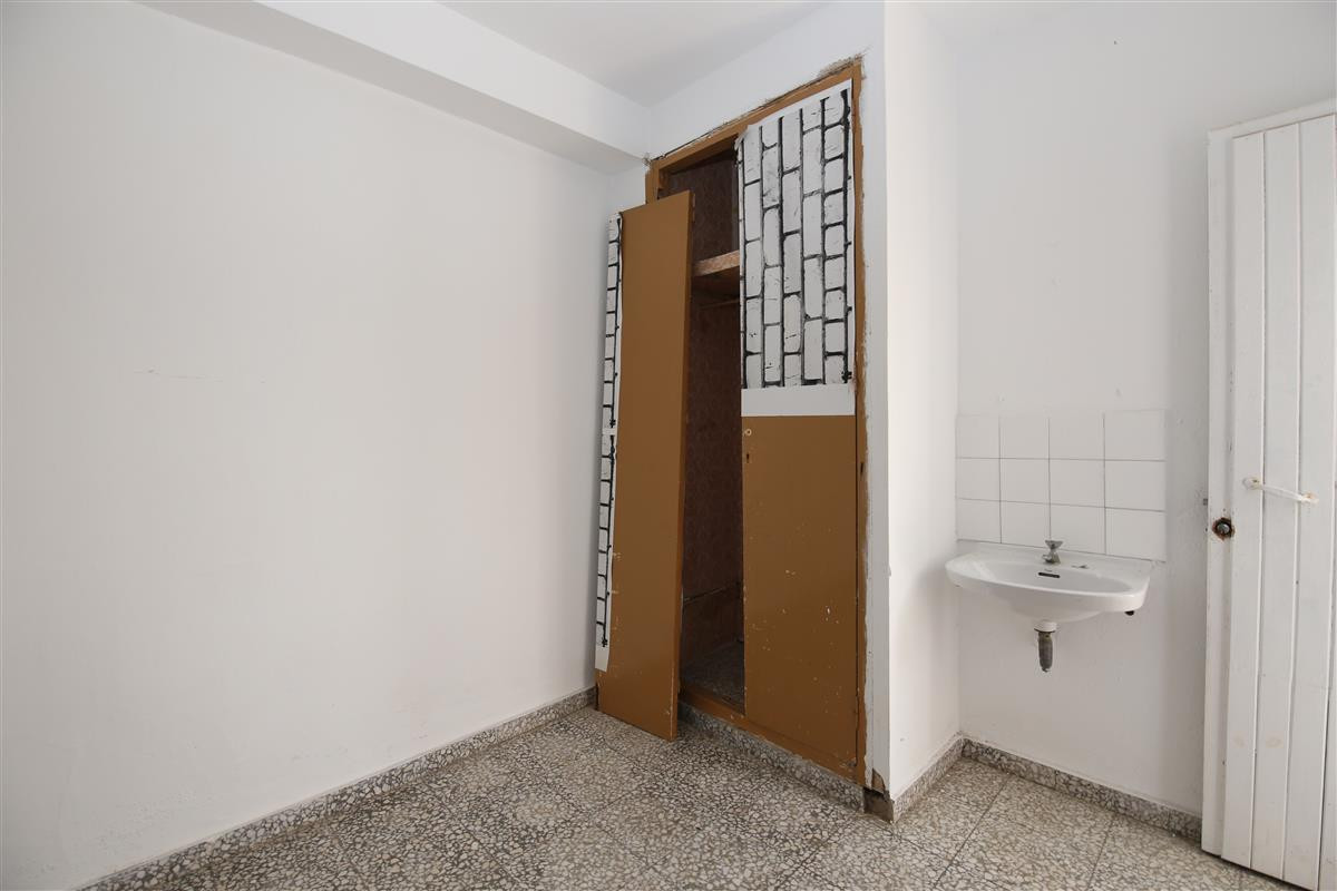 Huis te koop in Estepona | 9 slaapkamers H5424448