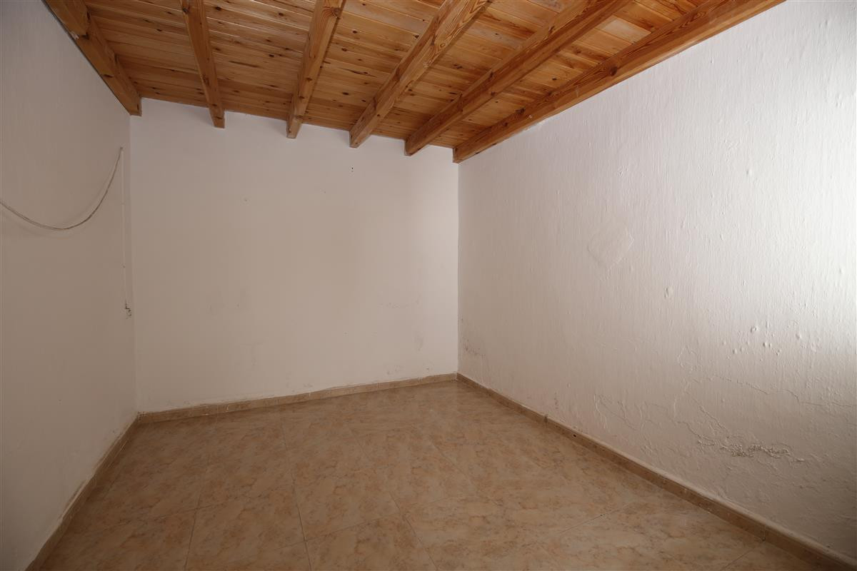 Huis te koop in Estepona | 9 slaapkamers H5424448
