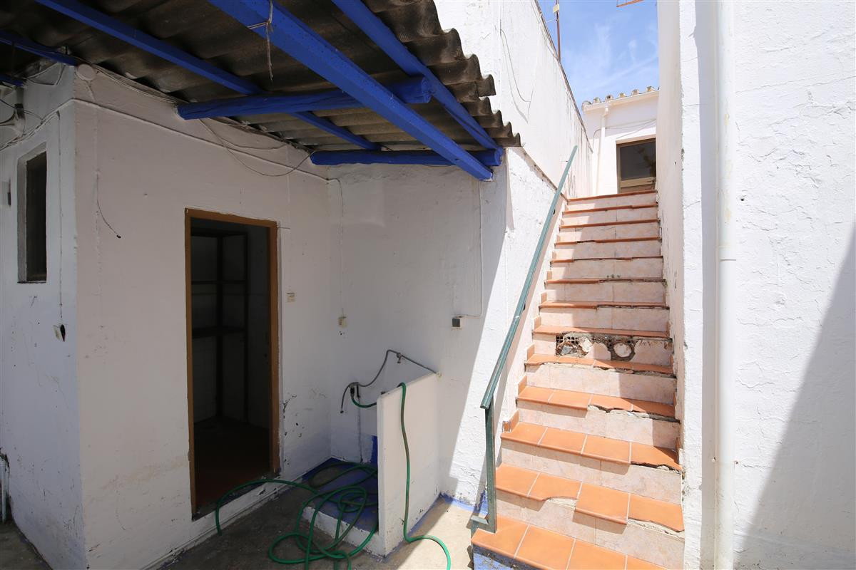 Huis te koop in Estepona | 9 slaapkamers H5424448