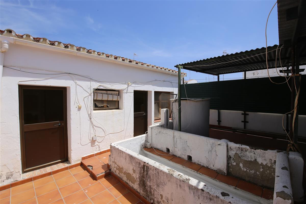 Huis te koop in Estepona | 9 slaapkamers H5424448