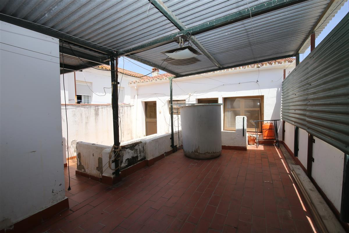 Huis te koop in Estepona | 9 slaapkamers H5424448