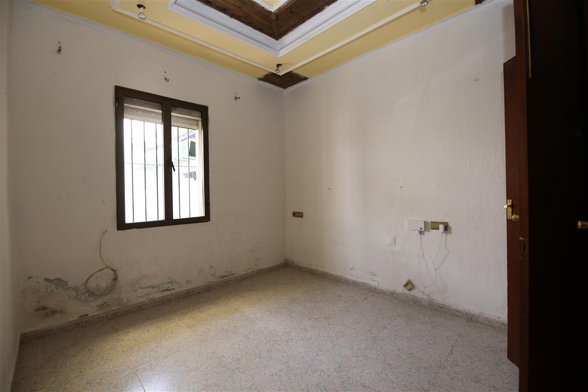 Huis te koop in Estepona | 9 slaapkamers H5424448
