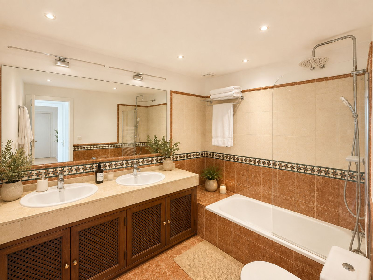 Grond te koop in Estepona | 3 slaapkamers H5456572