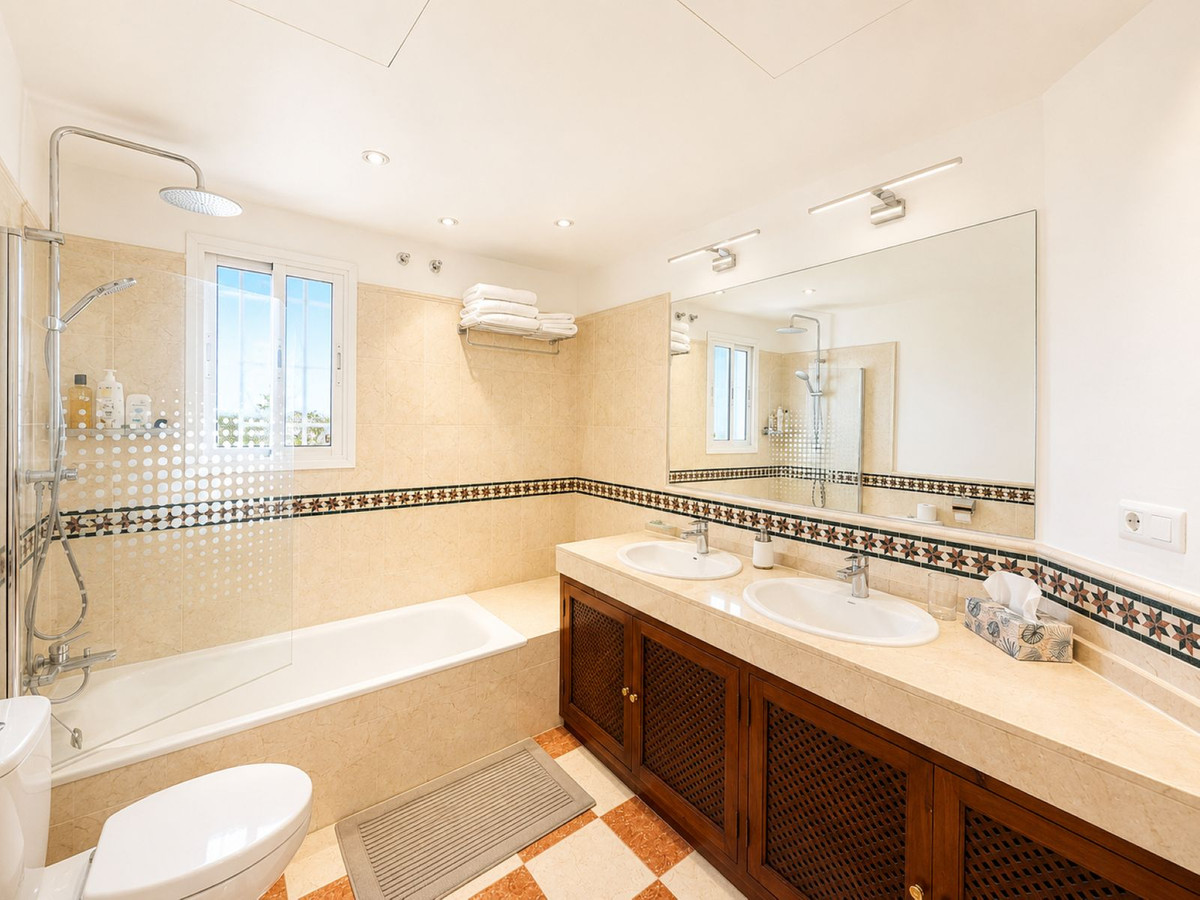 Grond te koop in Estepona | 3 slaapkamers H5456572