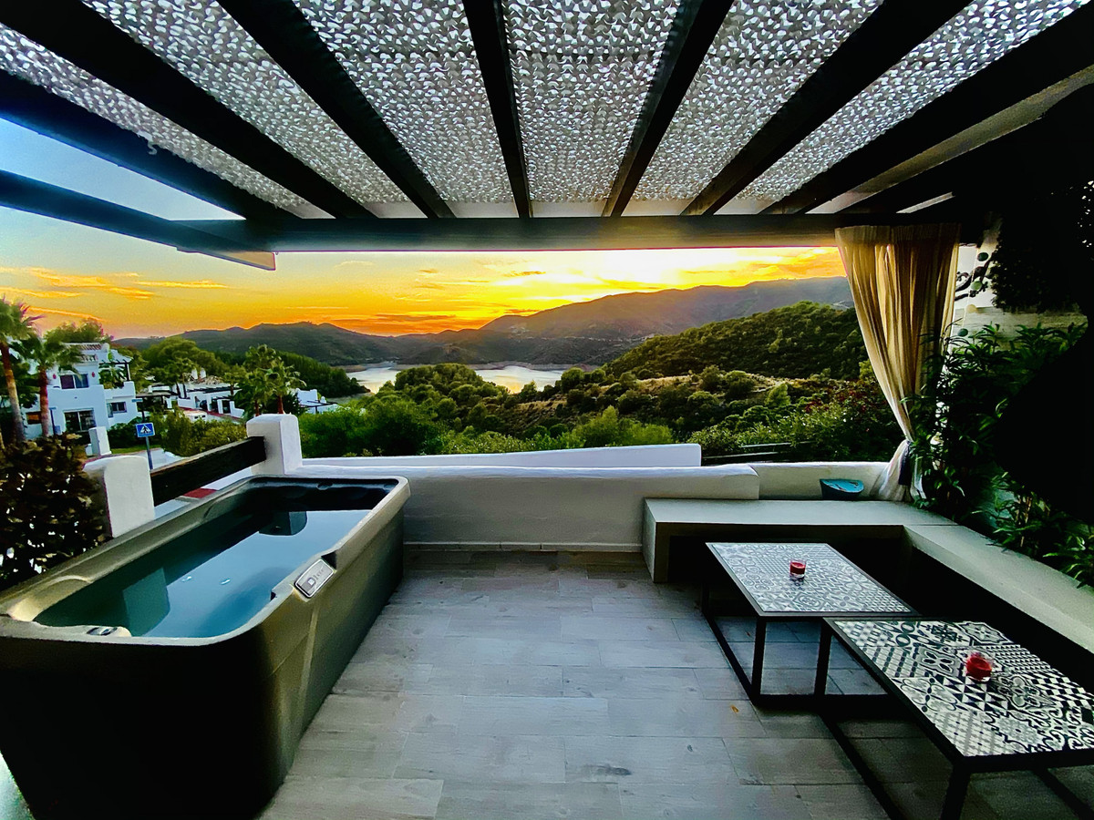 Geschakelde Woning te koop in Istán | 3 slaapkamers H5294521