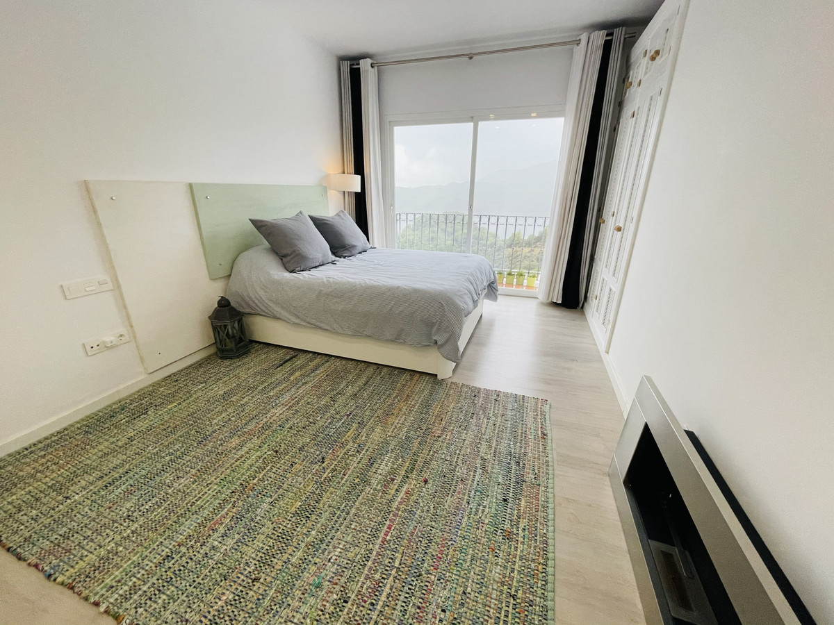 Geschakelde Woning te koop in Istán | 3 slaapkamers H5294521