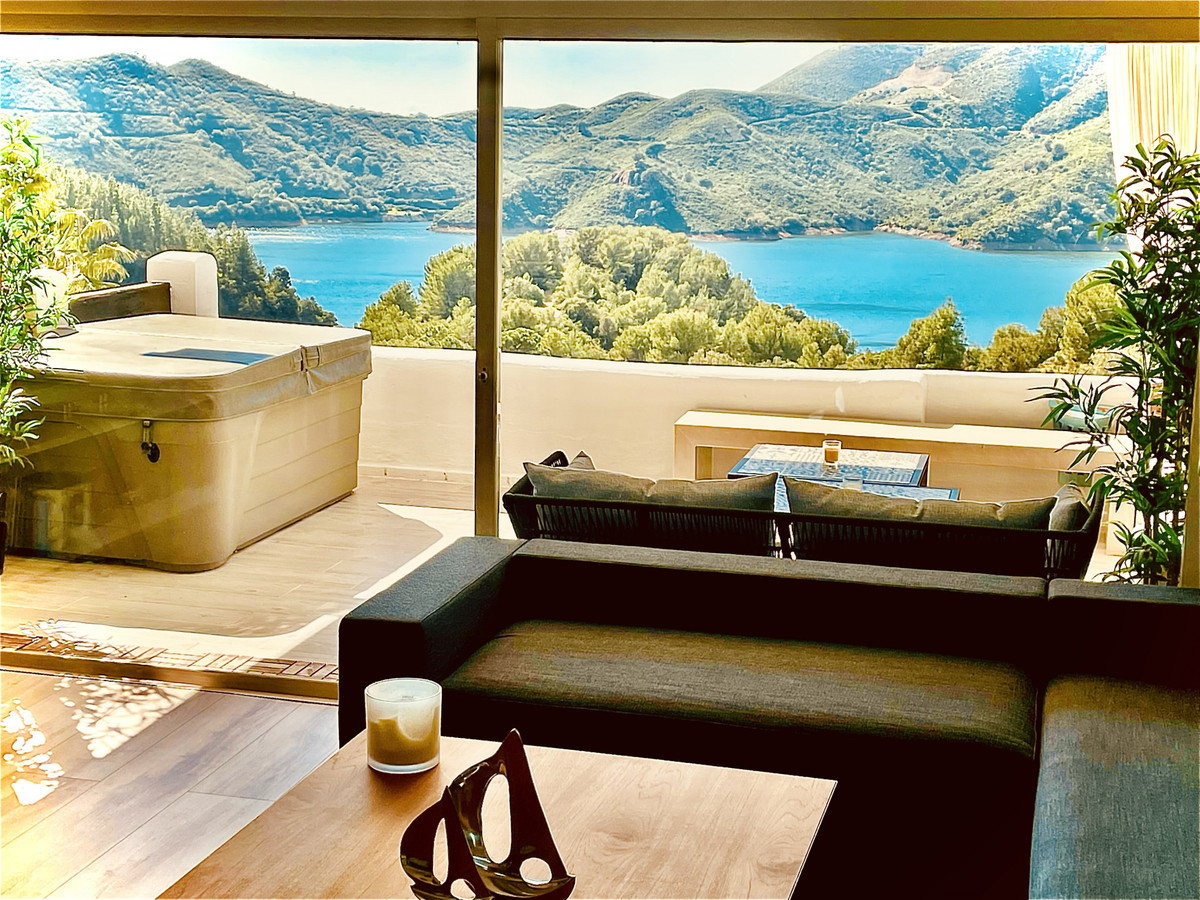 Geschakelde Woning te koop in Istán | 3 slaapkamers H5294521