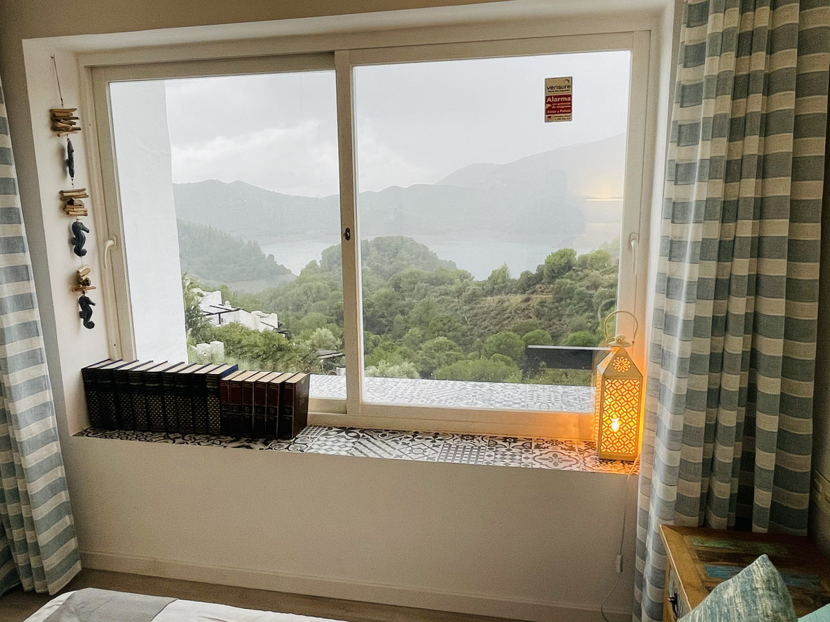 Geschakelde Woning te koop in Istán | 3 slaapkamers H5294521