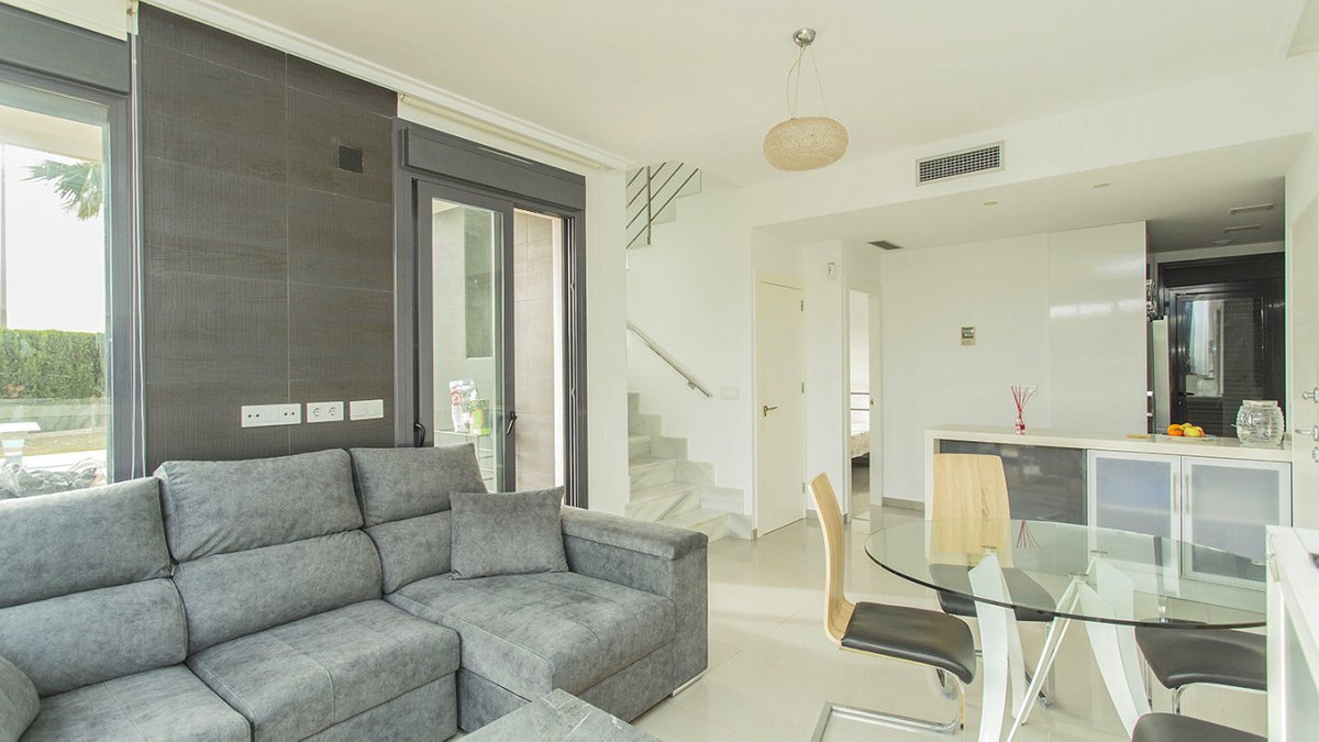 Huis te koop in Lomas de Cabo Roig | 3 slaapkamers H5295382