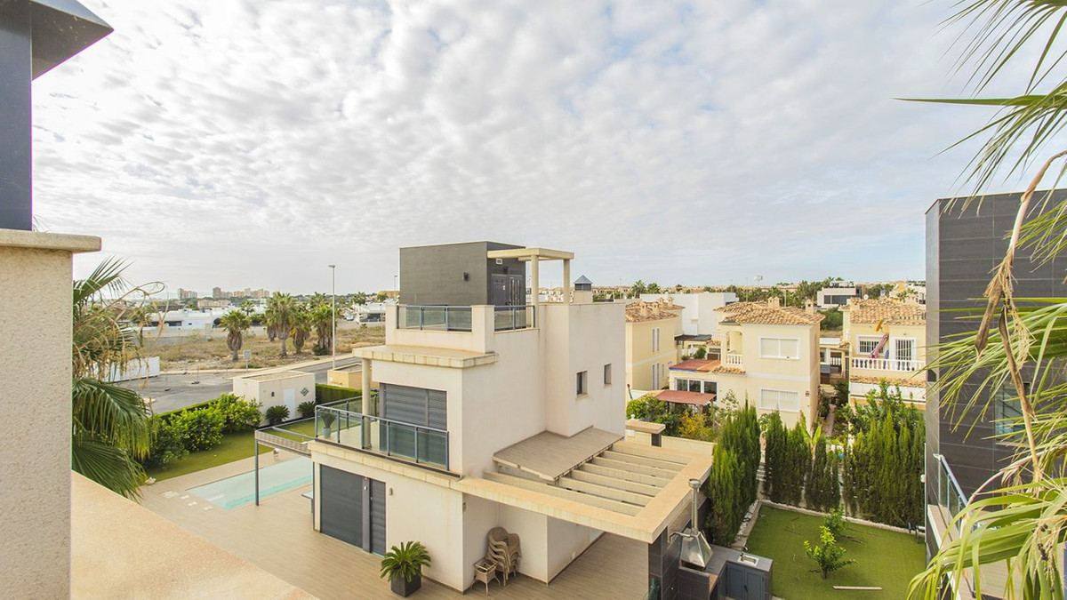 Huis te koop in Lomas de Cabo Roig | 3 slaapkamers H5295382