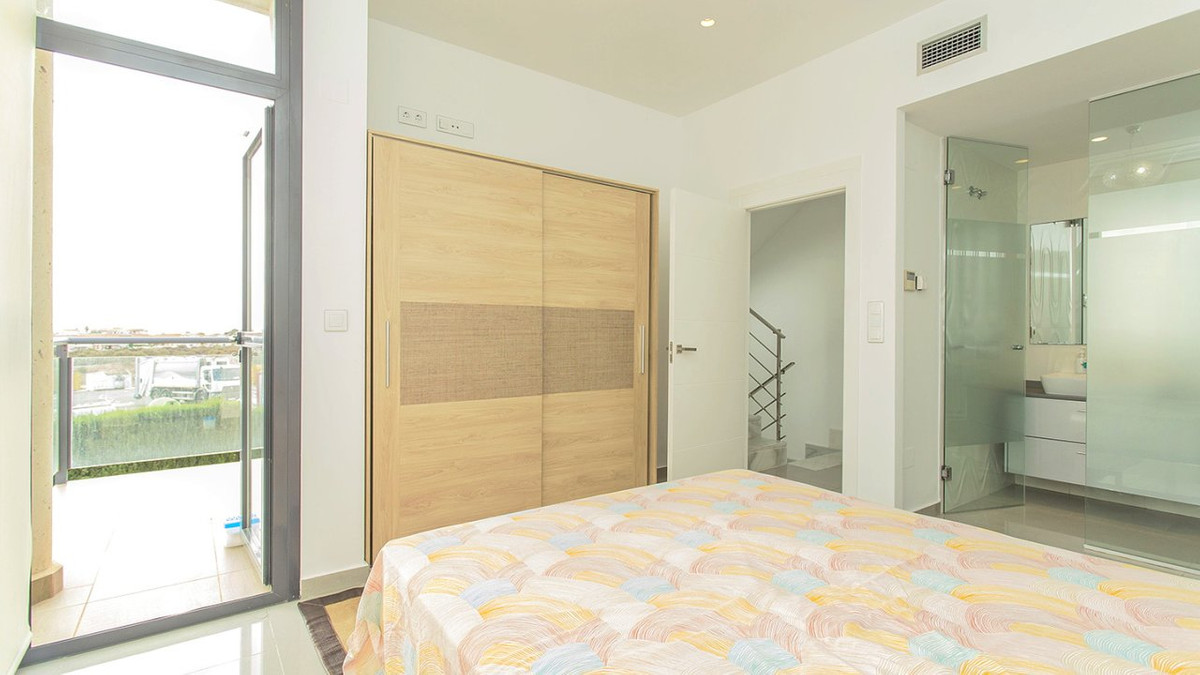 Huis te koop in Lomas de Cabo Roig | 3 slaapkamers H5295382