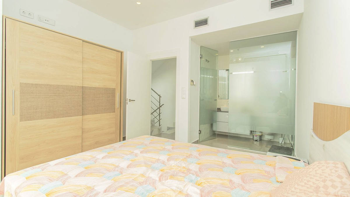 Huis te koop in Lomas de Cabo Roig | 3 slaapkamers H5295382