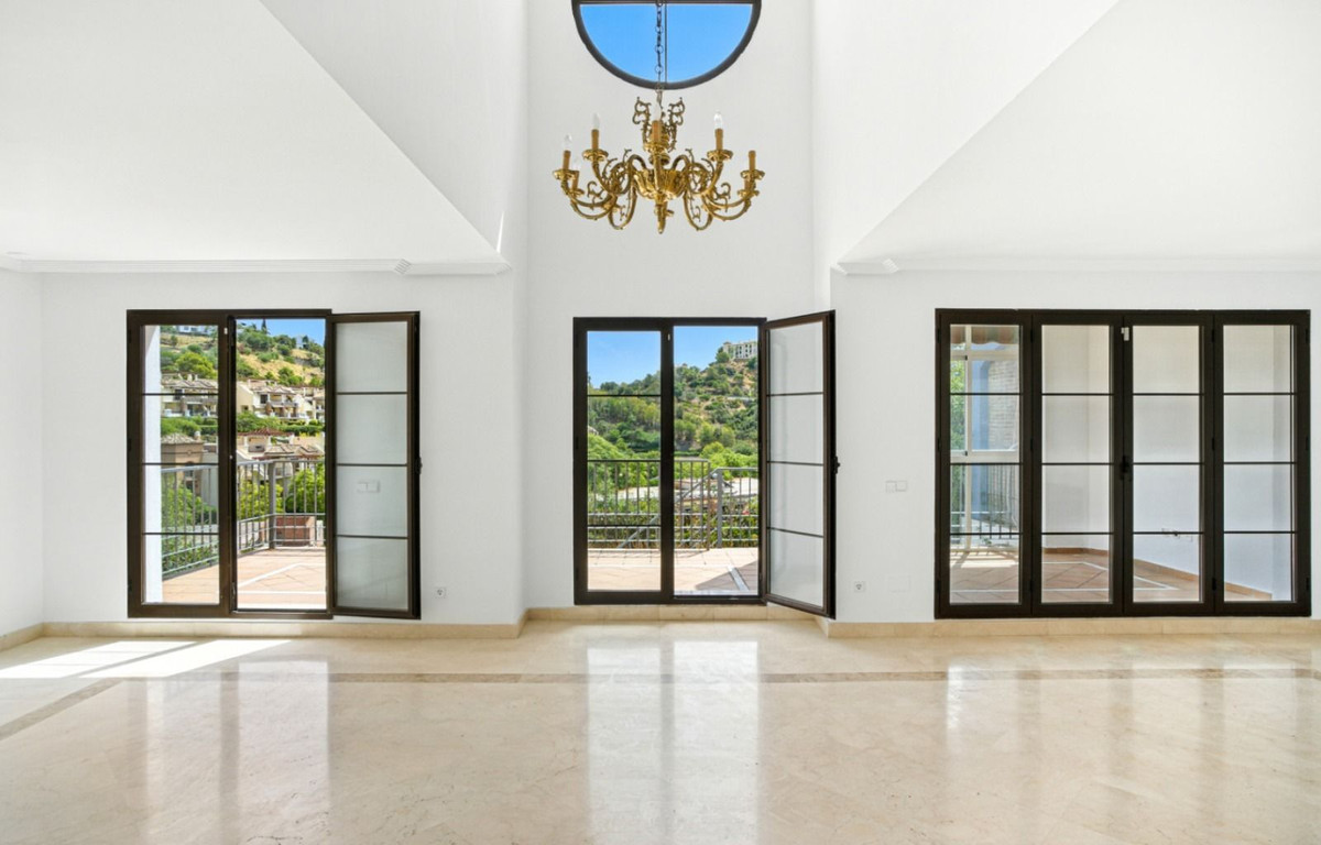 Huis te koop in Los Arqueros | 4 slaapkamers H5426677