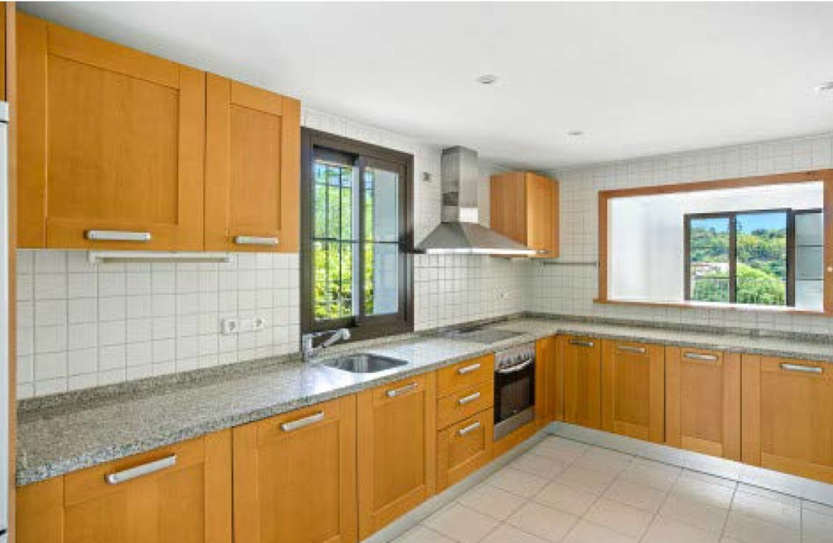 Huis te koop in Los Arqueros | 4 slaapkamers H5426677