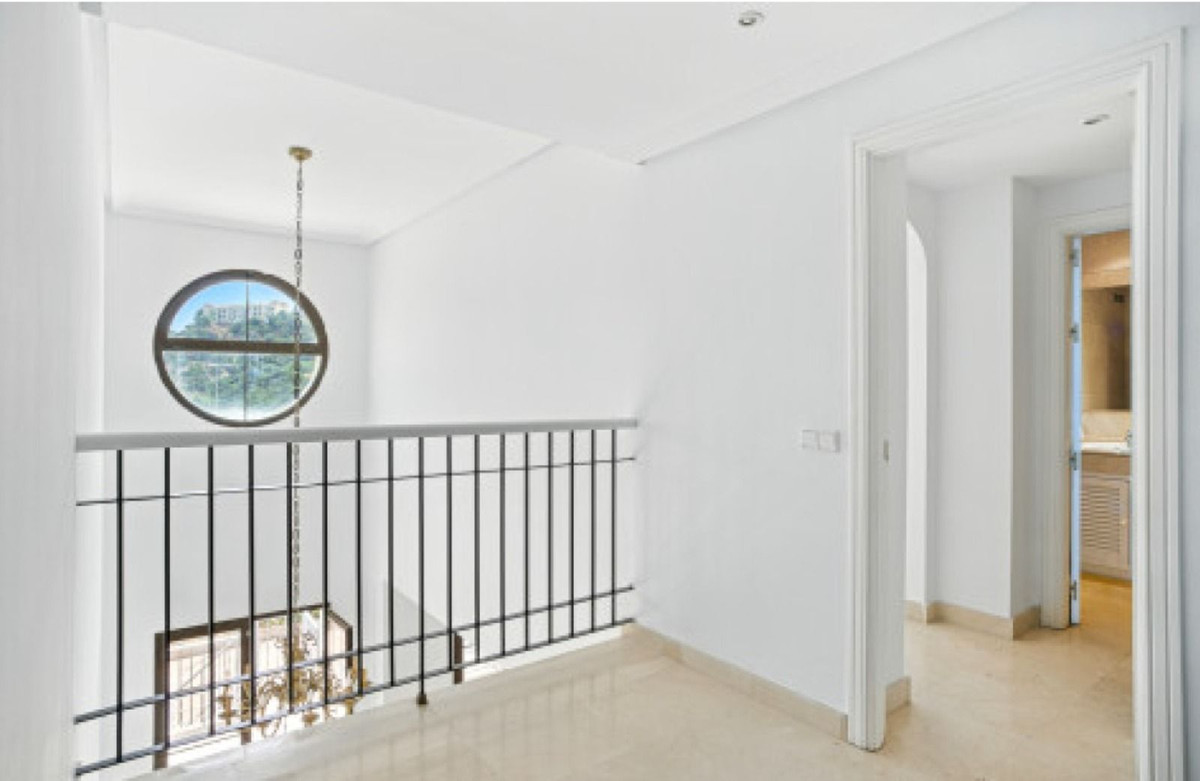 Huis te koop in Los Arqueros | 4 slaapkamers H5426677