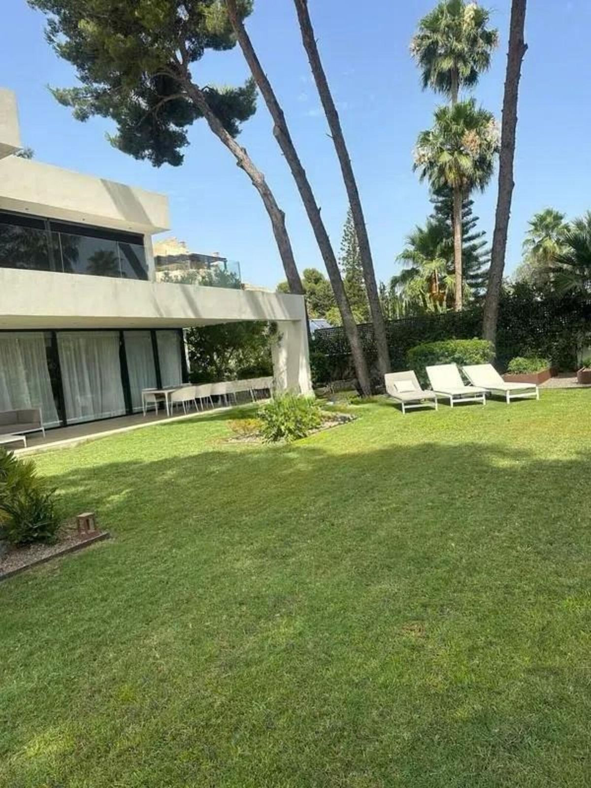 Huis te koop in Marbella | 5 slaapkamers H5305153