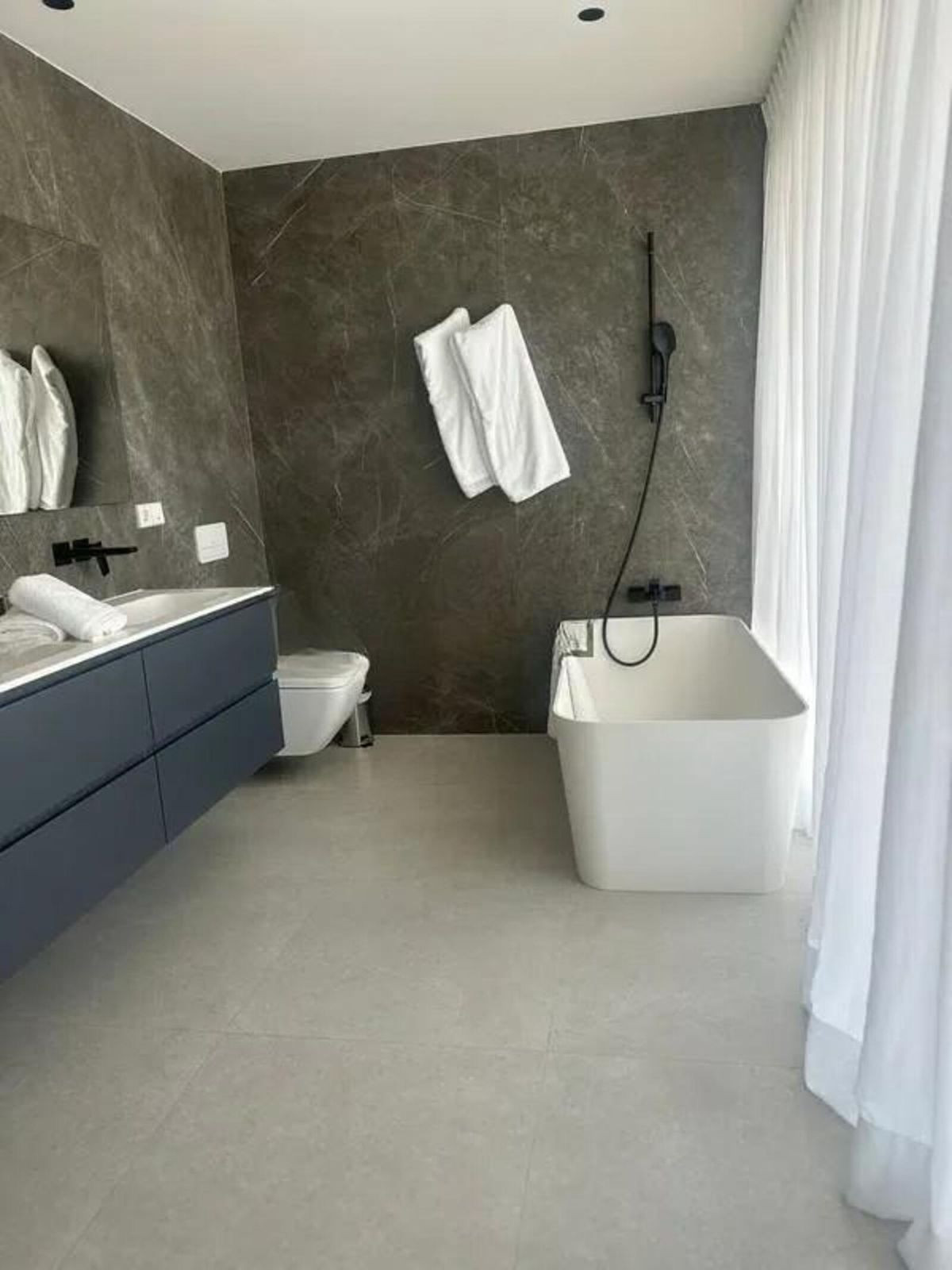 Huis te koop in Marbella | 5 slaapkamers H5305153