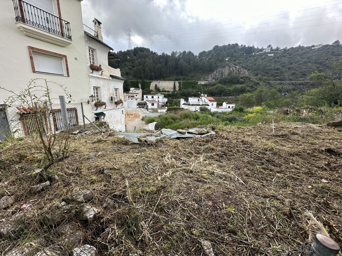Residentiele Percelen in Monda-1