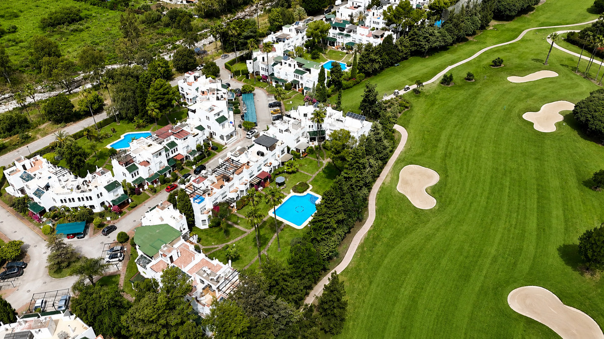 Huis te koop in Nueva Andalucía | 4 slaapkamers H5387386