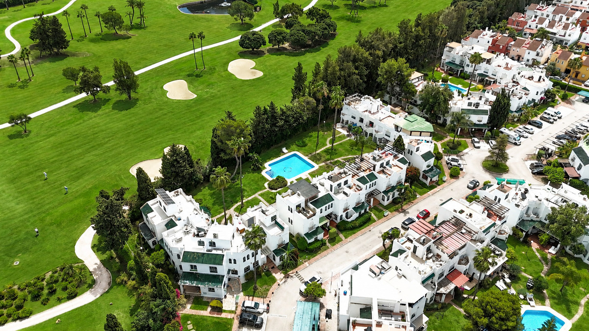 Huis te koop in Nueva Andalucía | 4 slaapkamers H5387386