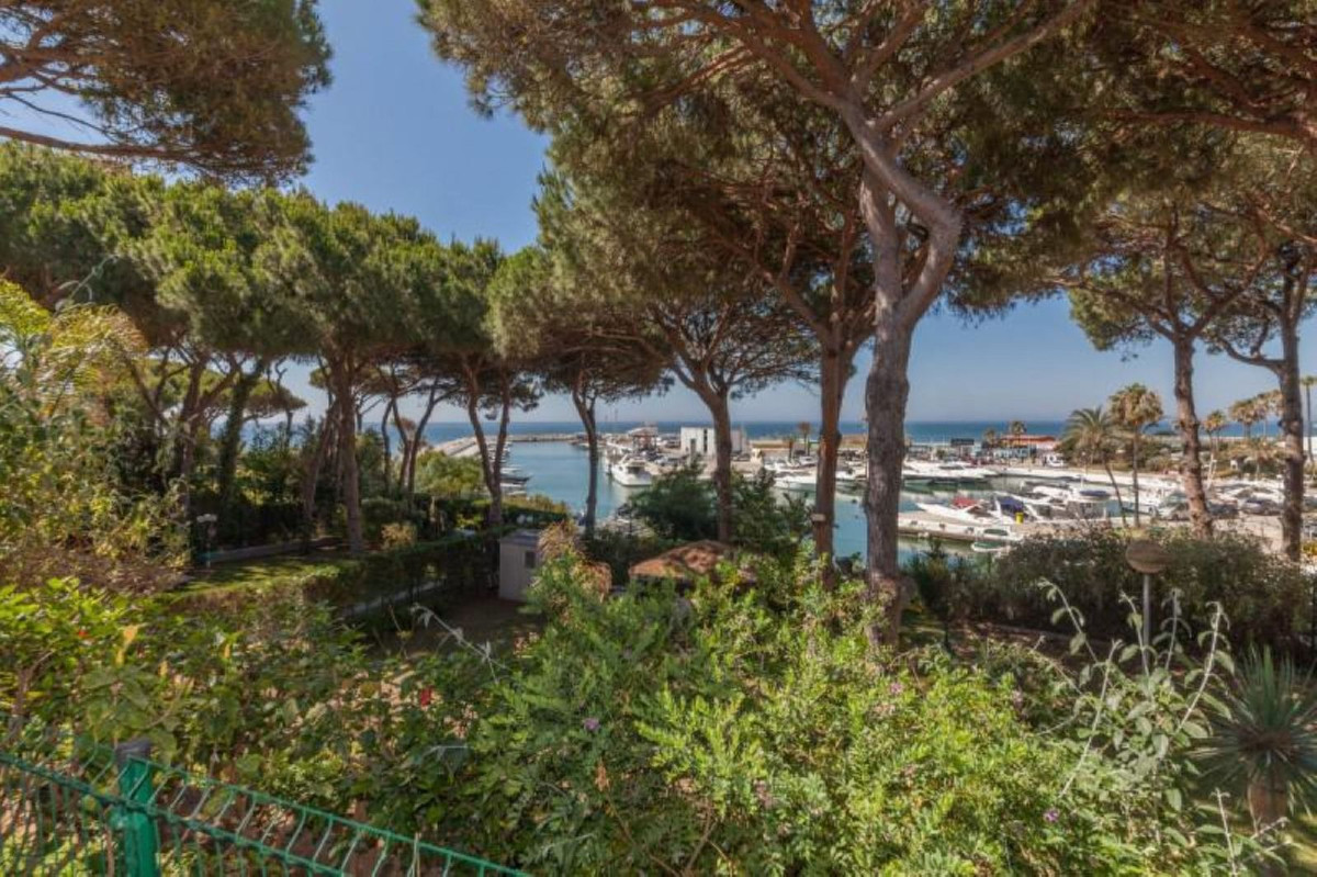 Huis te koop in Puerto de Cabopino | 4 slaapkamers H5128981