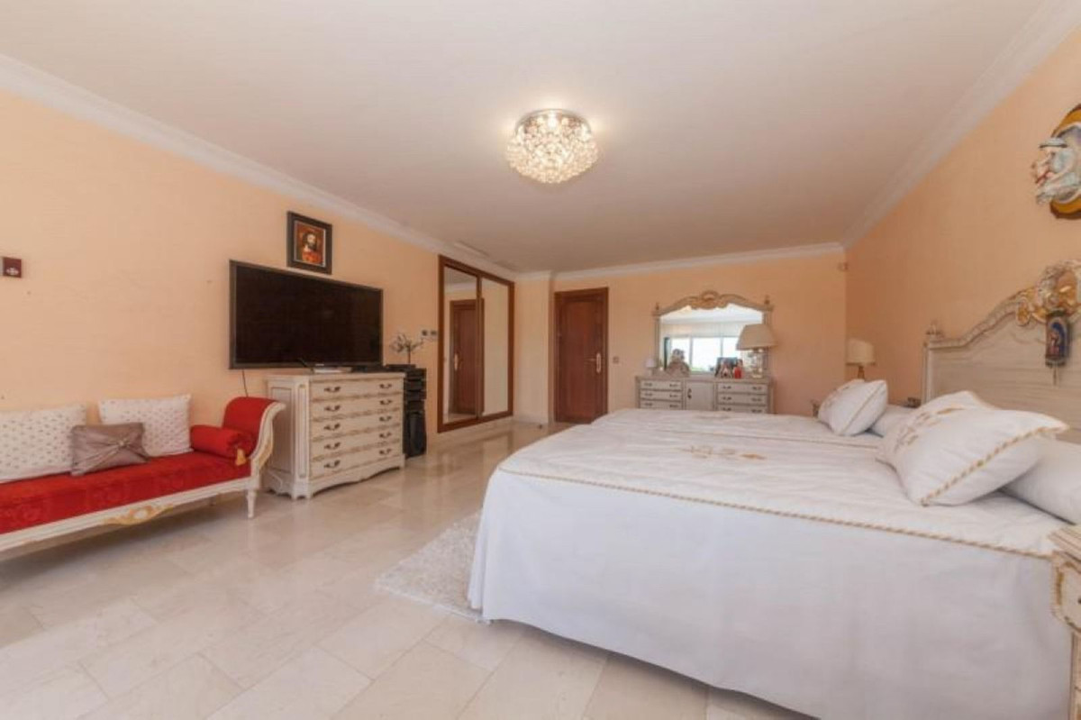 Huis te koop in Puerto de Cabopino | 4 slaapkamers H5128981