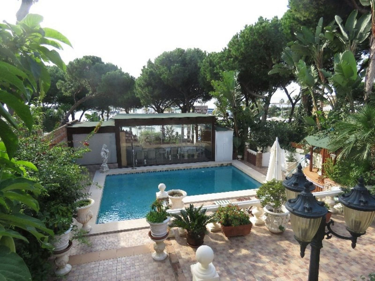 Huis te koop in Puerto de Cabopino | 4 slaapkamers H5128981