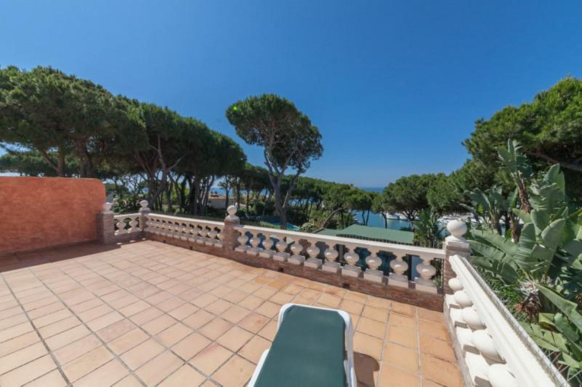 Huis te koop in Puerto de Cabopino | 4 slaapkamers H5128981