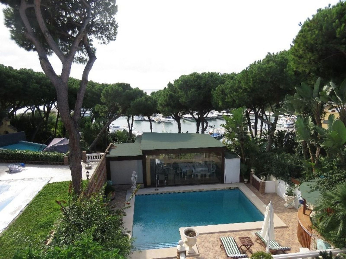 Huis te koop in Puerto de Cabopino | 4 slaapkamers H5128981