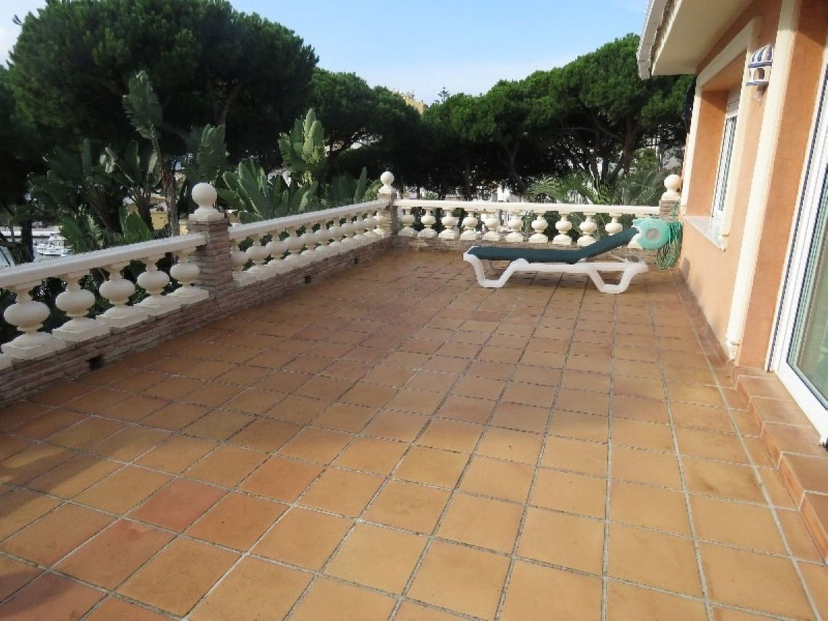 Huis te koop in Puerto de Cabopino | 4 slaapkamers H5128981