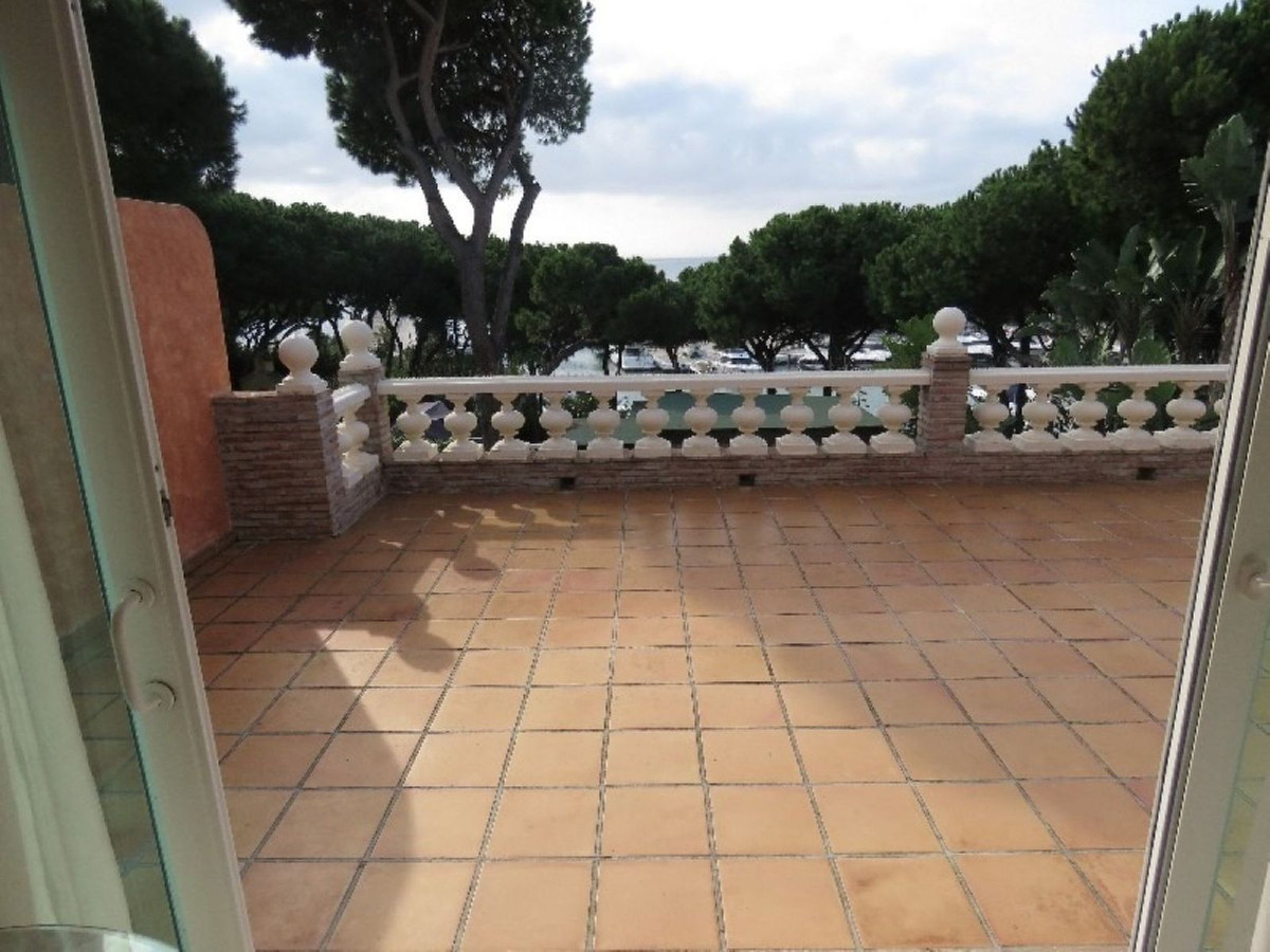Huis te koop in Puerto de Cabopino | 4 slaapkamers H5128981