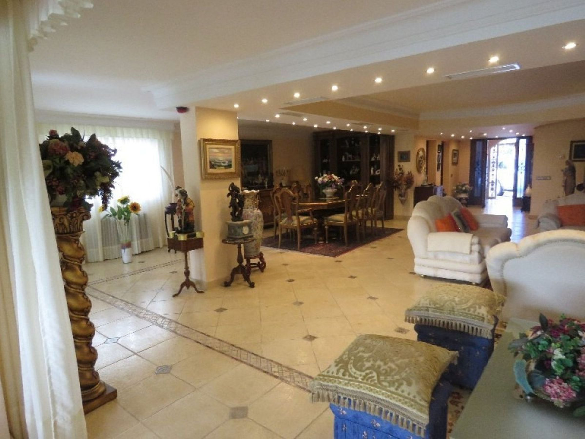 Huis te koop in Puerto de Cabopino | 4 slaapkamers H5128981