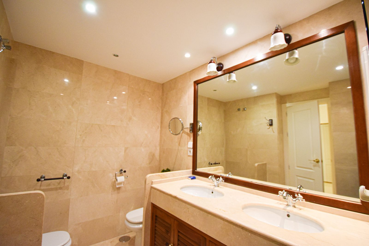 Appartement te koop in San Pedro de Alcántara | 2 slaapkamers H5317678