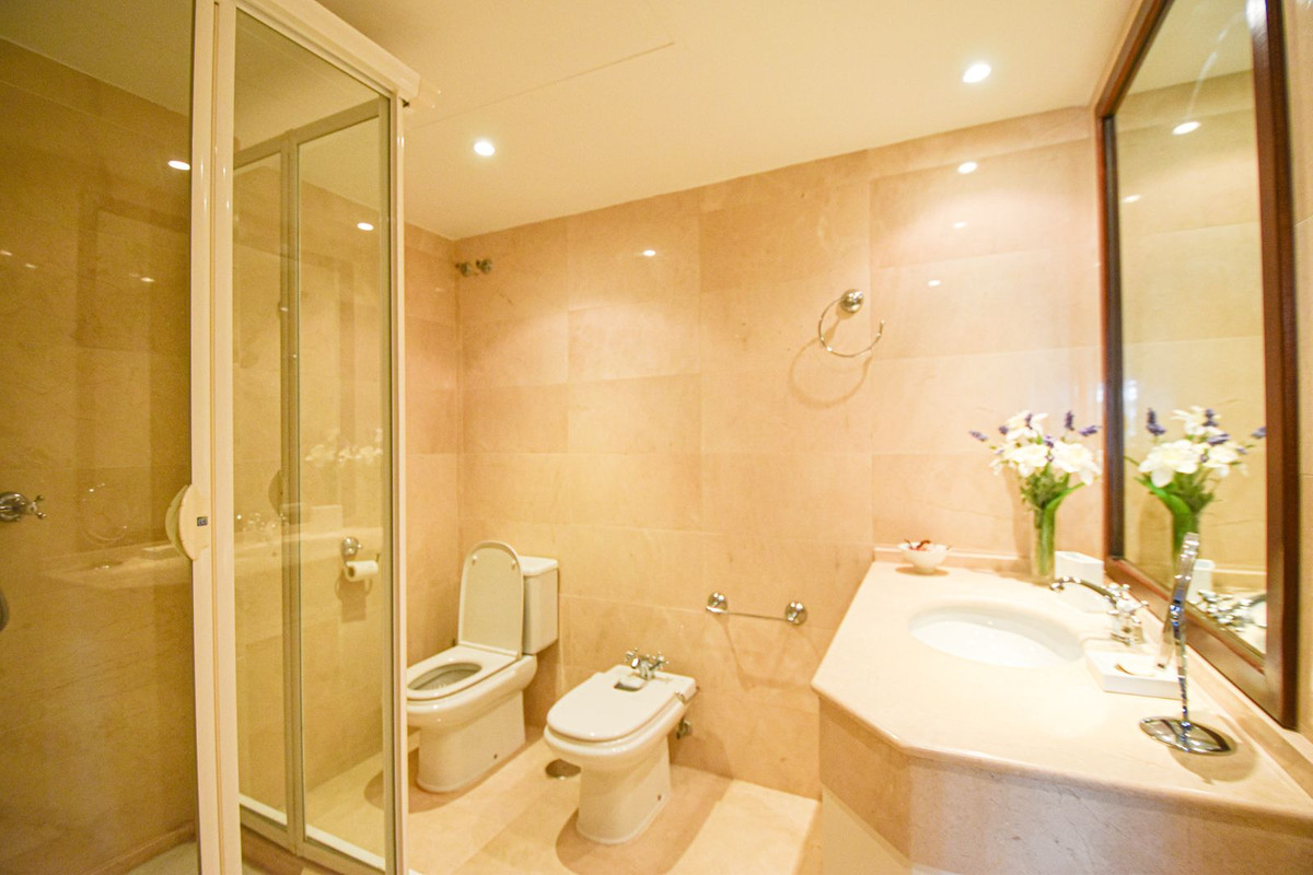 Appartement te koop in San Pedro de Alcántara | 2 slaapkamers H5317678