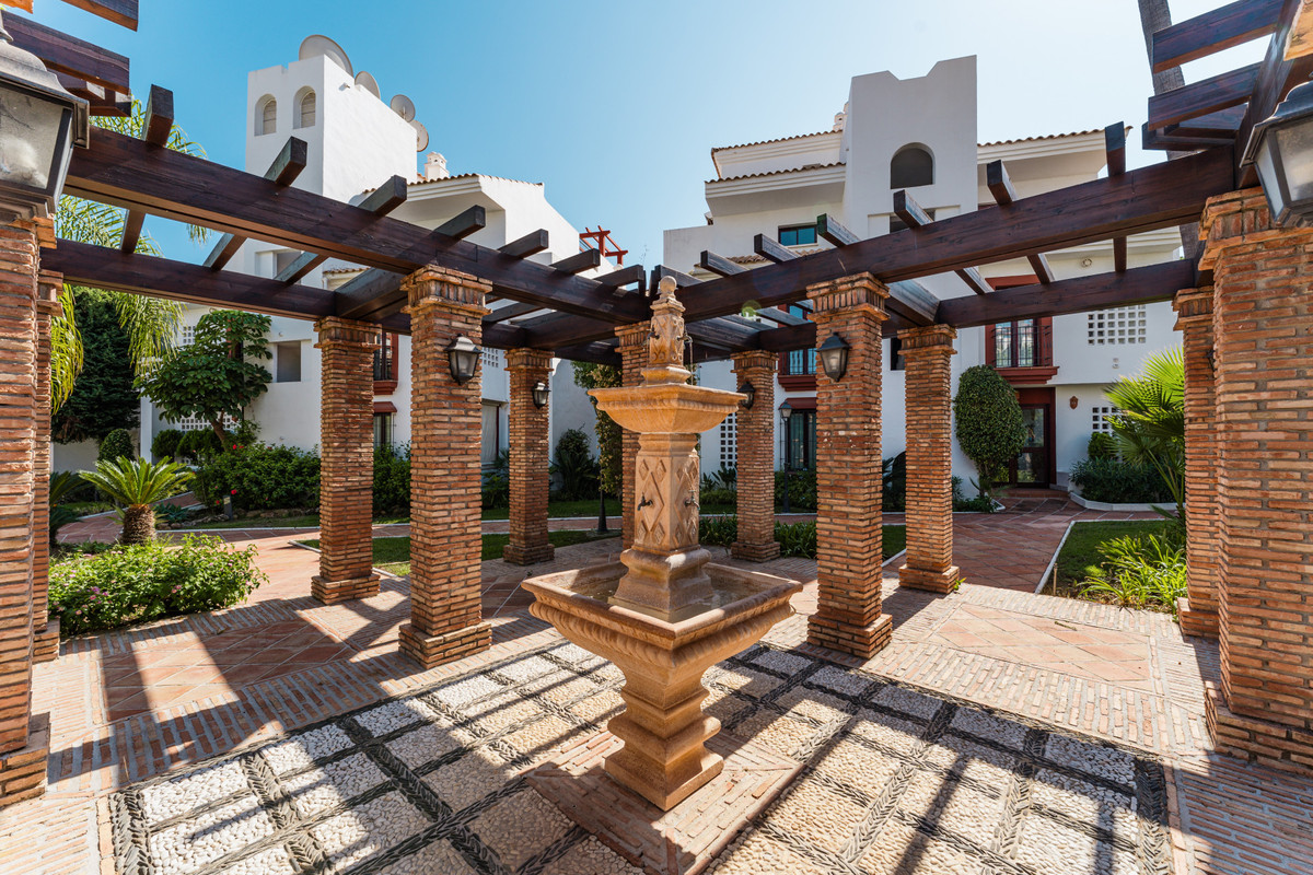 Appartement te koop in San Pedro de Alcántara | 4 slaapkamers H5318422