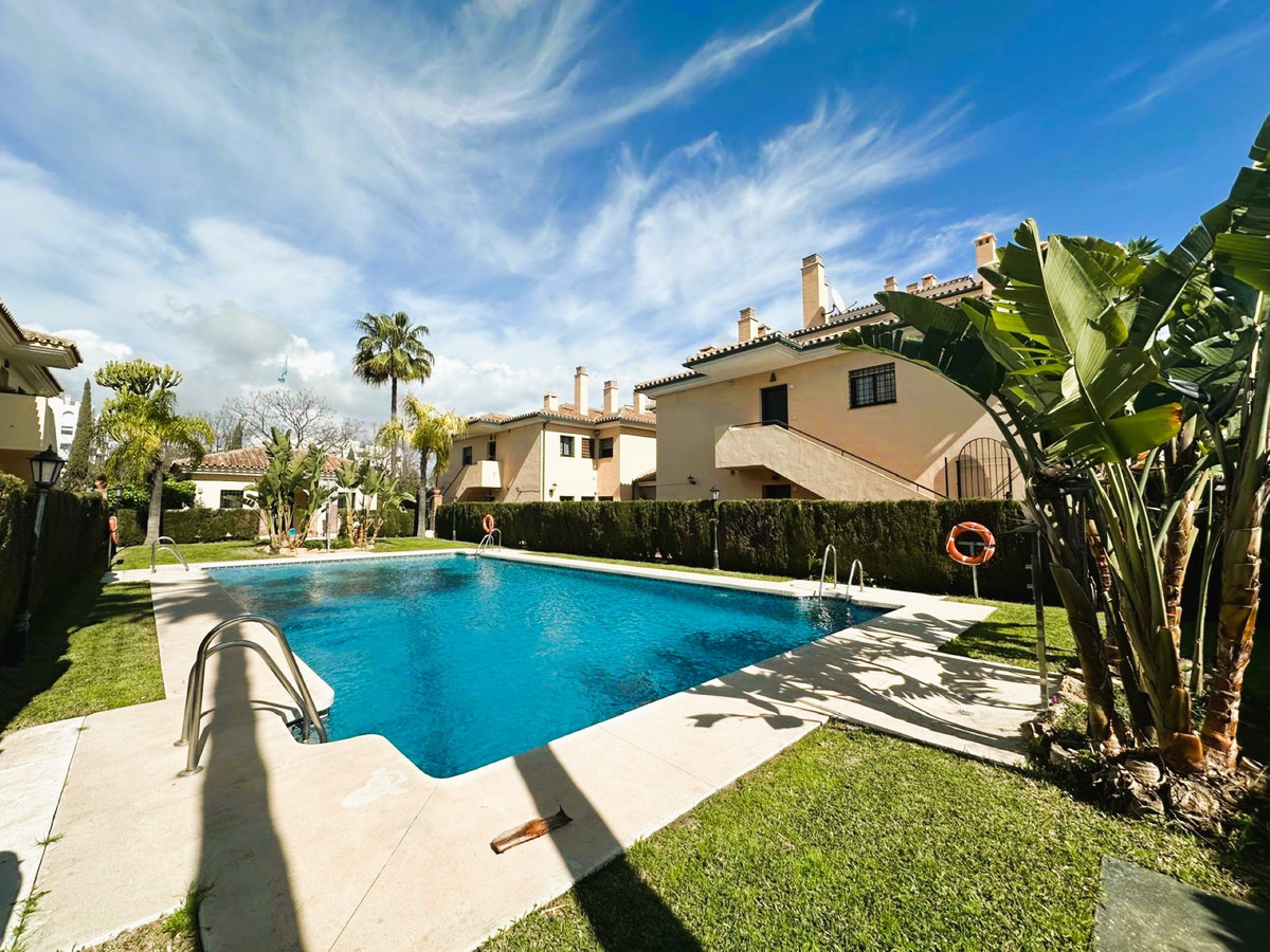 Appartement te koop in San Pedro de Alcántara | 2 slaapkamers H5330089