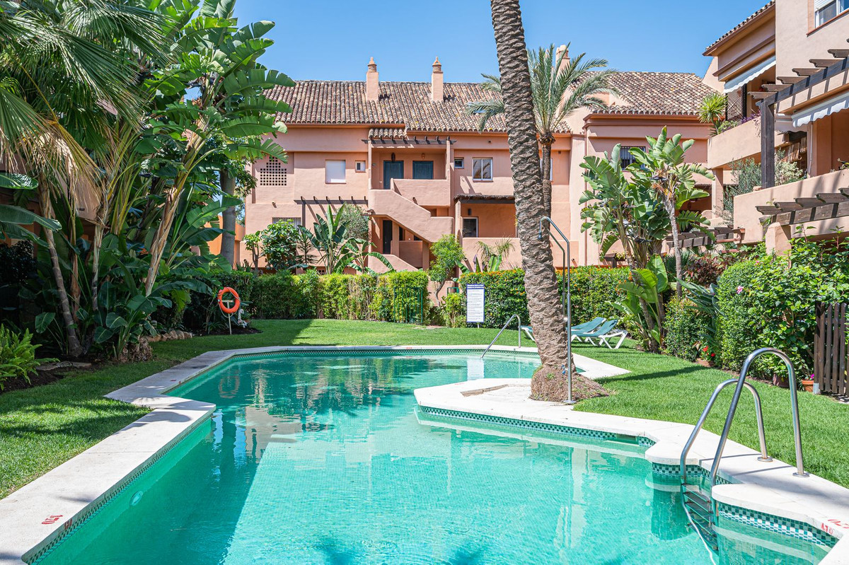 Percelen te koop in The Golden Mile | 2 slaapkamers H4969039