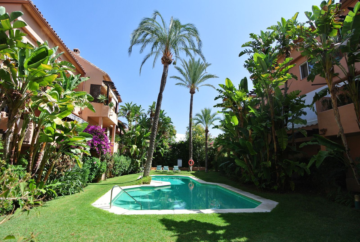 Percelen te koop in The Golden Mile | 2 slaapkamers H4969039