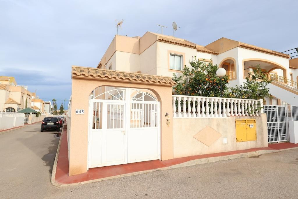 Huis te koop in Torrevieja | 3 slaapkamers H5309434
