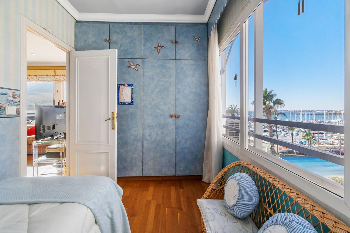 Grond te koop in Torrevieja | 4 slaapkamers H5400346