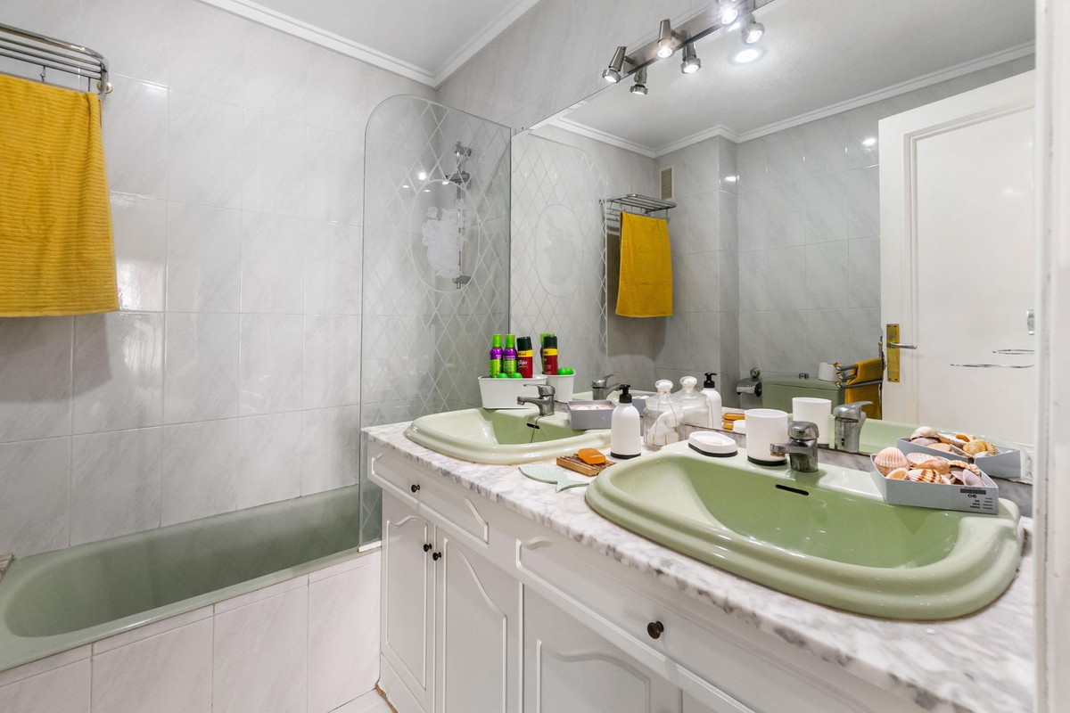 Grond te koop in Torrevieja | 4 slaapkamers H5400346
