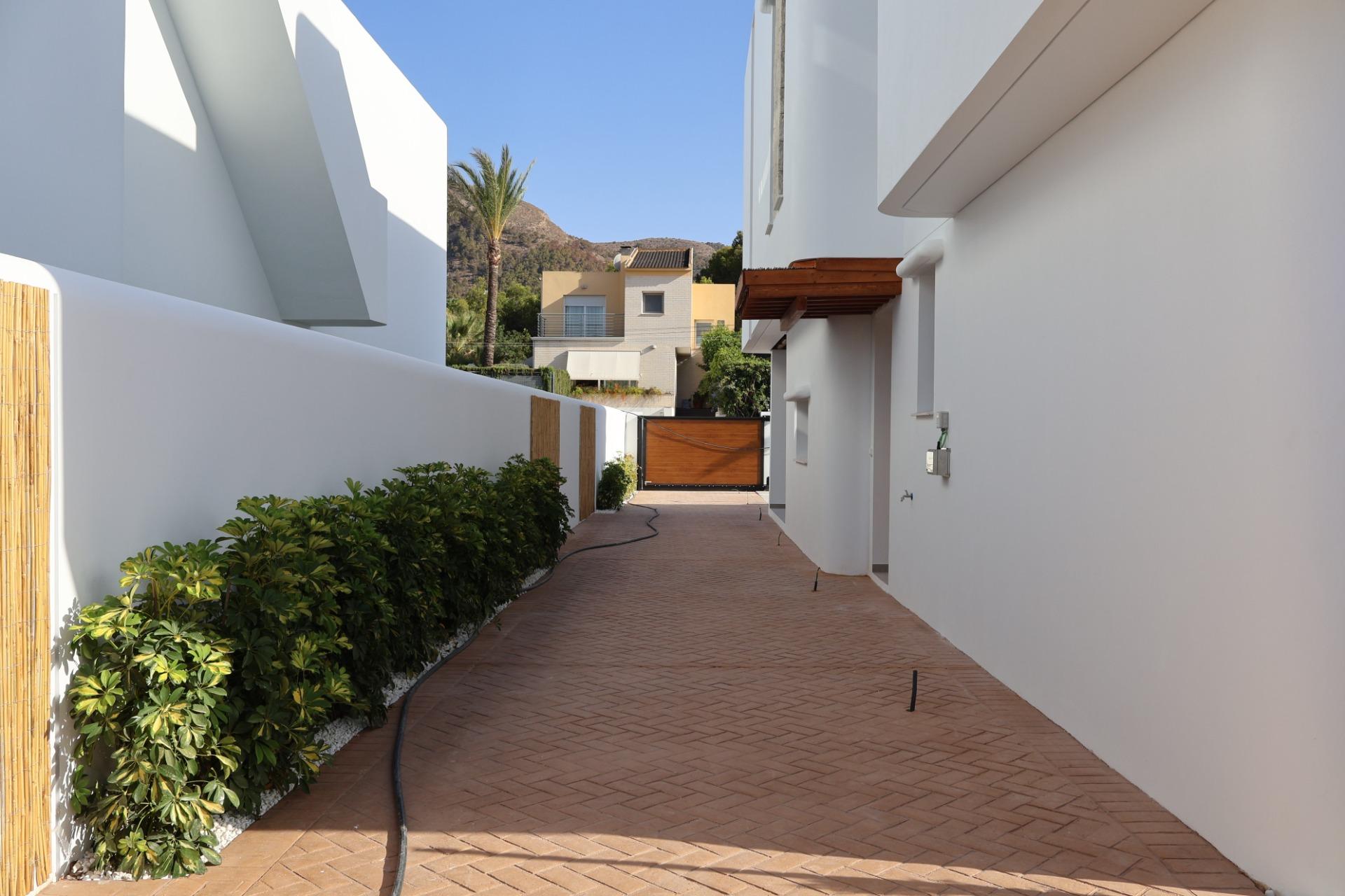 Villa te koop in Alfas del Pi | 4 slaapkamers H9059