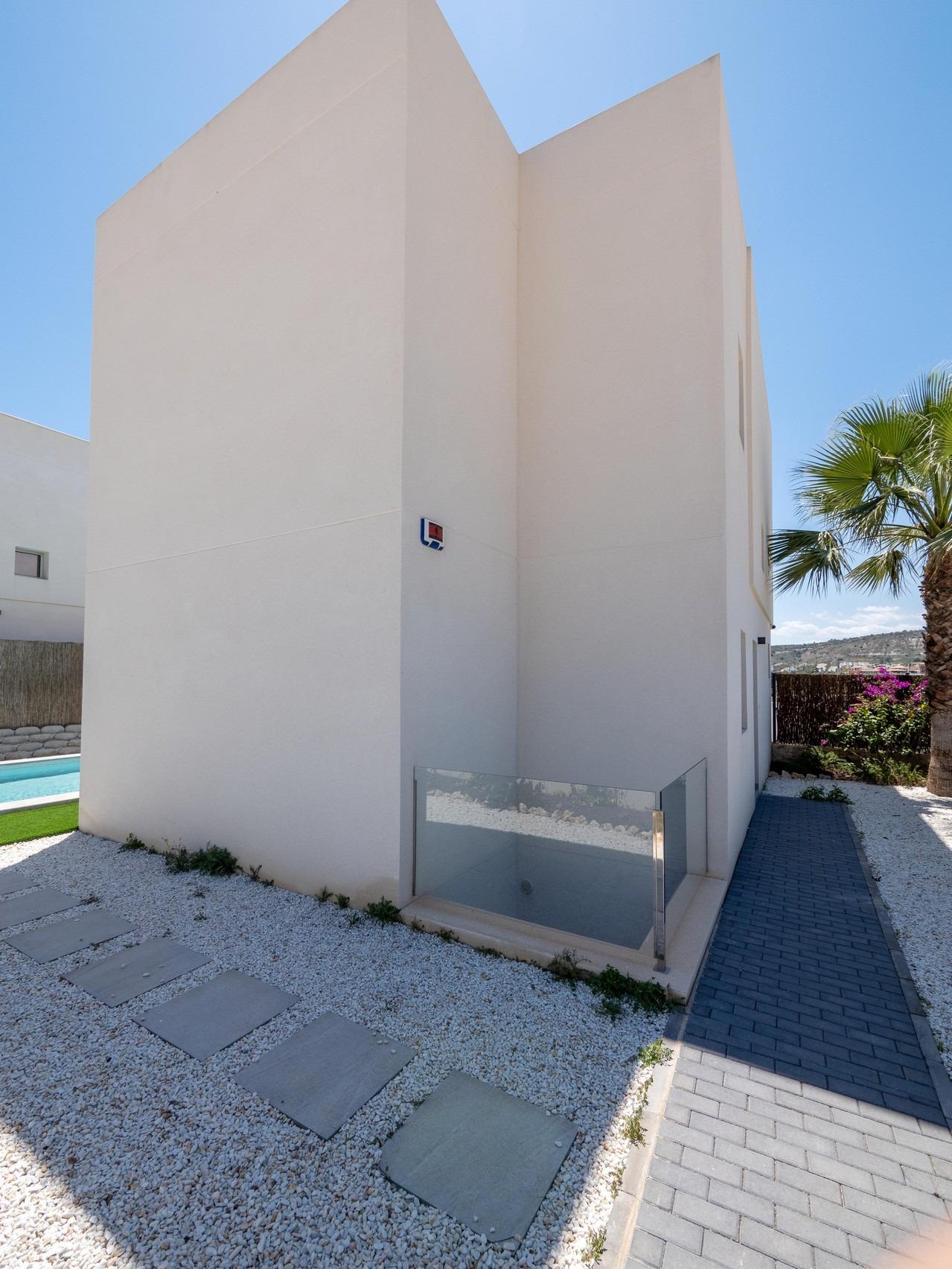 Villa te koop in Algorfa | 4 slaapkamers H9818