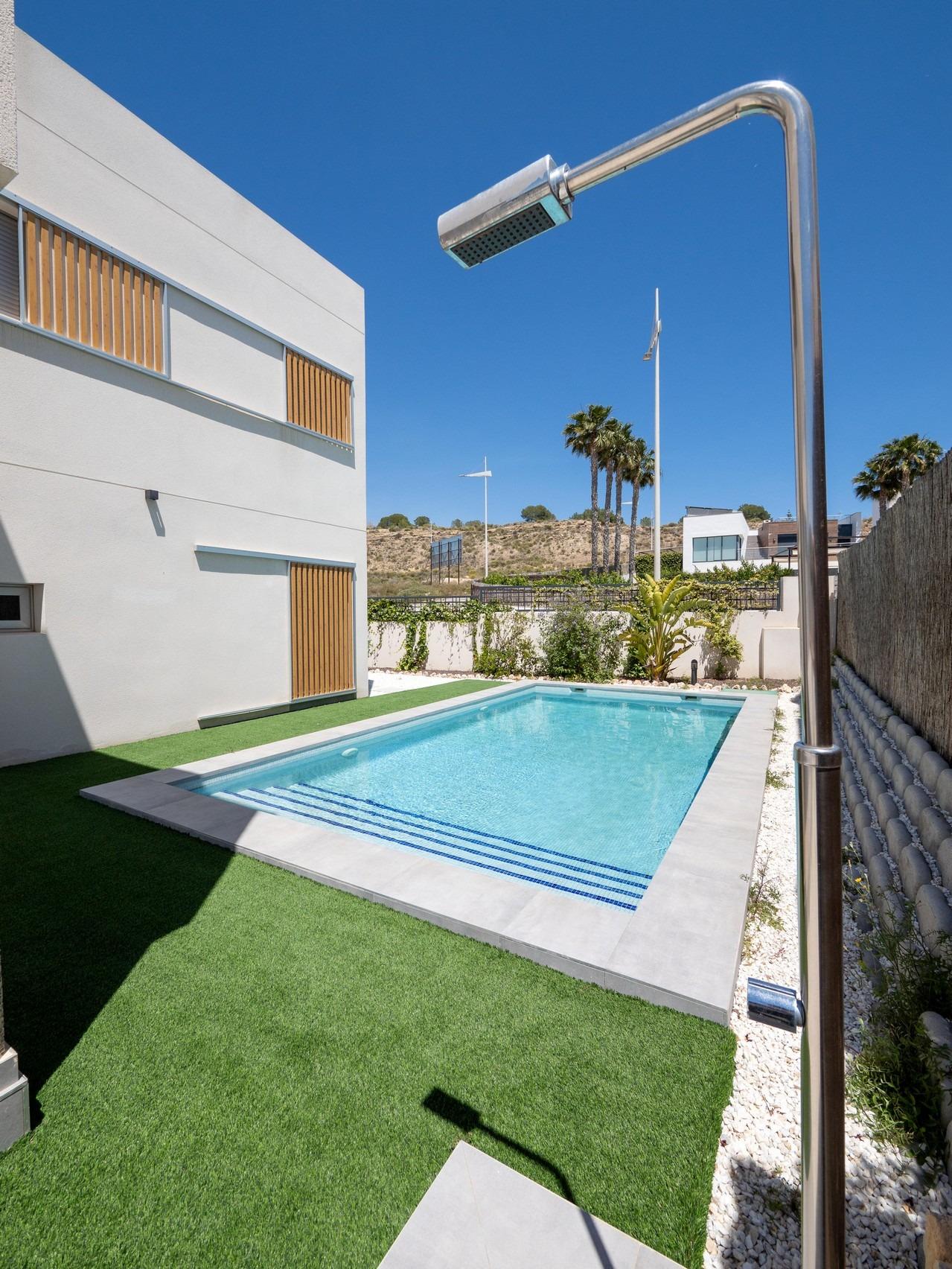 Villa te koop in Algorfa | 4 slaapkamers H9818