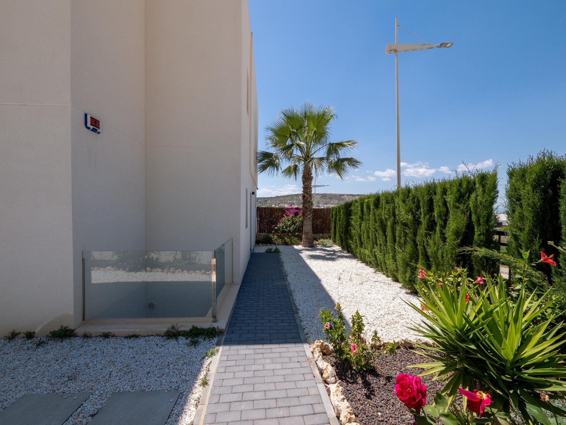 Villa te koop in Algorfa | 4 slaapkamers H9818
