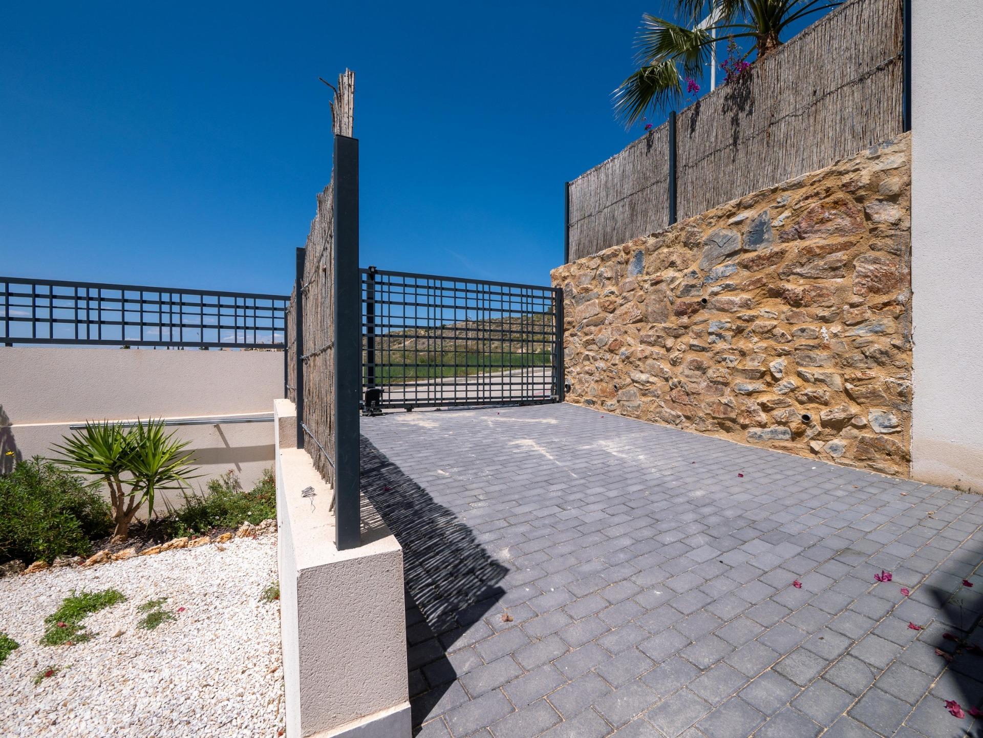 Villa te koop in Algorfa | 4 slaapkamers H9818