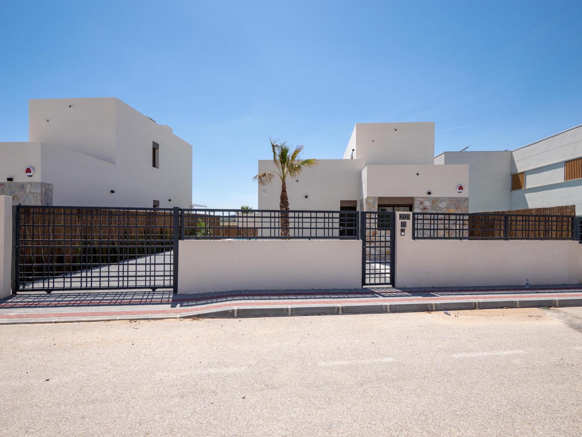 Villa te koop in Algorfa | 3 slaapkamers H9819