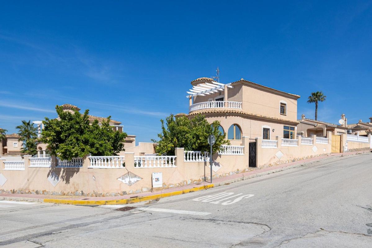 villa te koop in Benijofar | 5 slaapkamers H521397